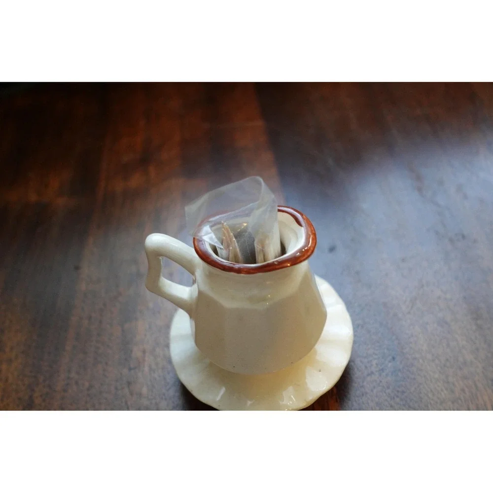 Vintage pottery mini bud vase the Ozarks‎ theme pottery toothpick holder